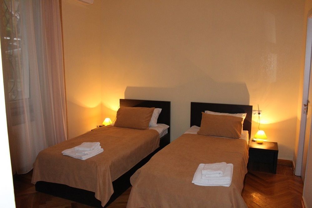 V Park Hotel Tbilisi ภายนอก รูปภาพ