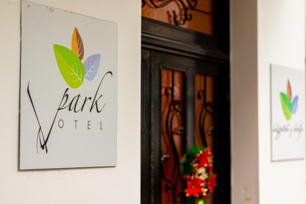 V Park Hotel Tbilisi ภายนอก รูปภาพ