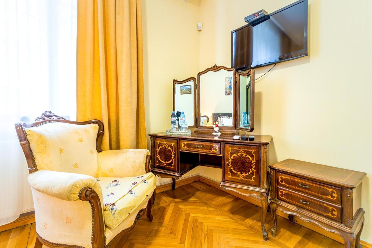 V Park Hotel Tbilisi ภายนอก รูปภาพ