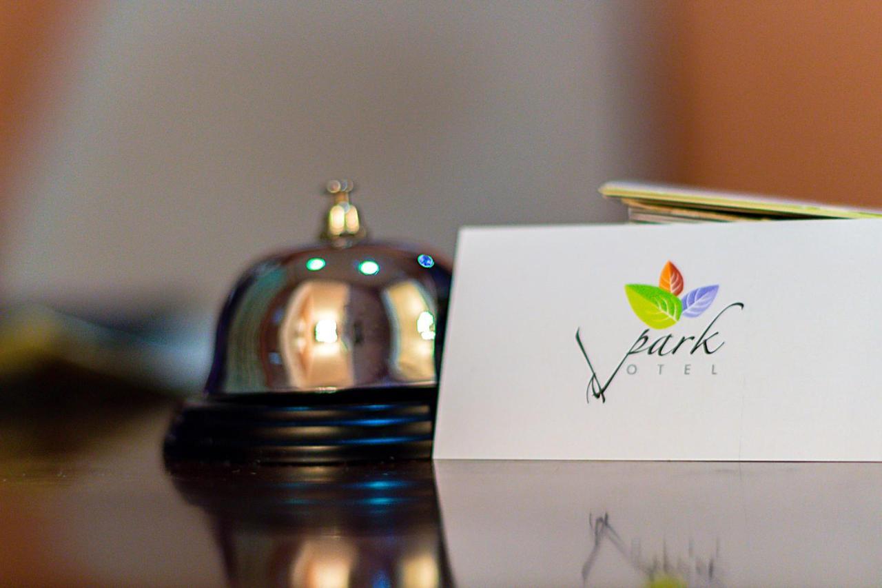V Park Hotel Tbilisi ภายนอก รูปภาพ